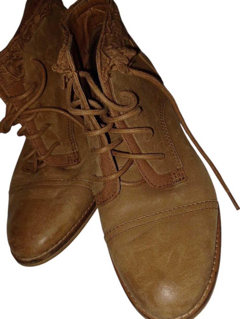 NEW Gianni Bini woven pointed LEATHER LACE ankle booties Lace-Up Tan Ankle Boots